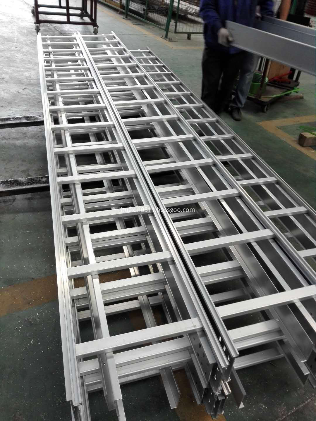 镀锌电缆梯架