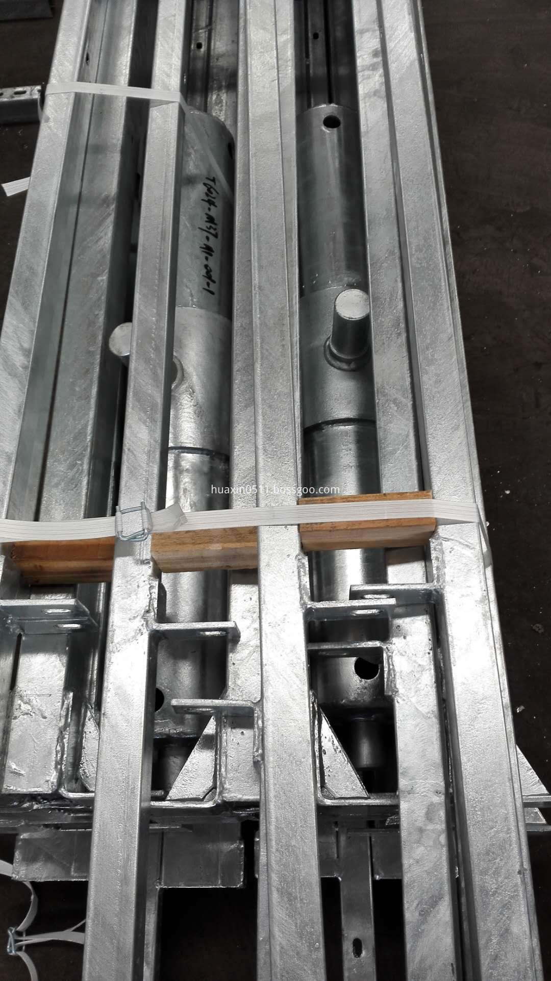 Solar power spanning suppor