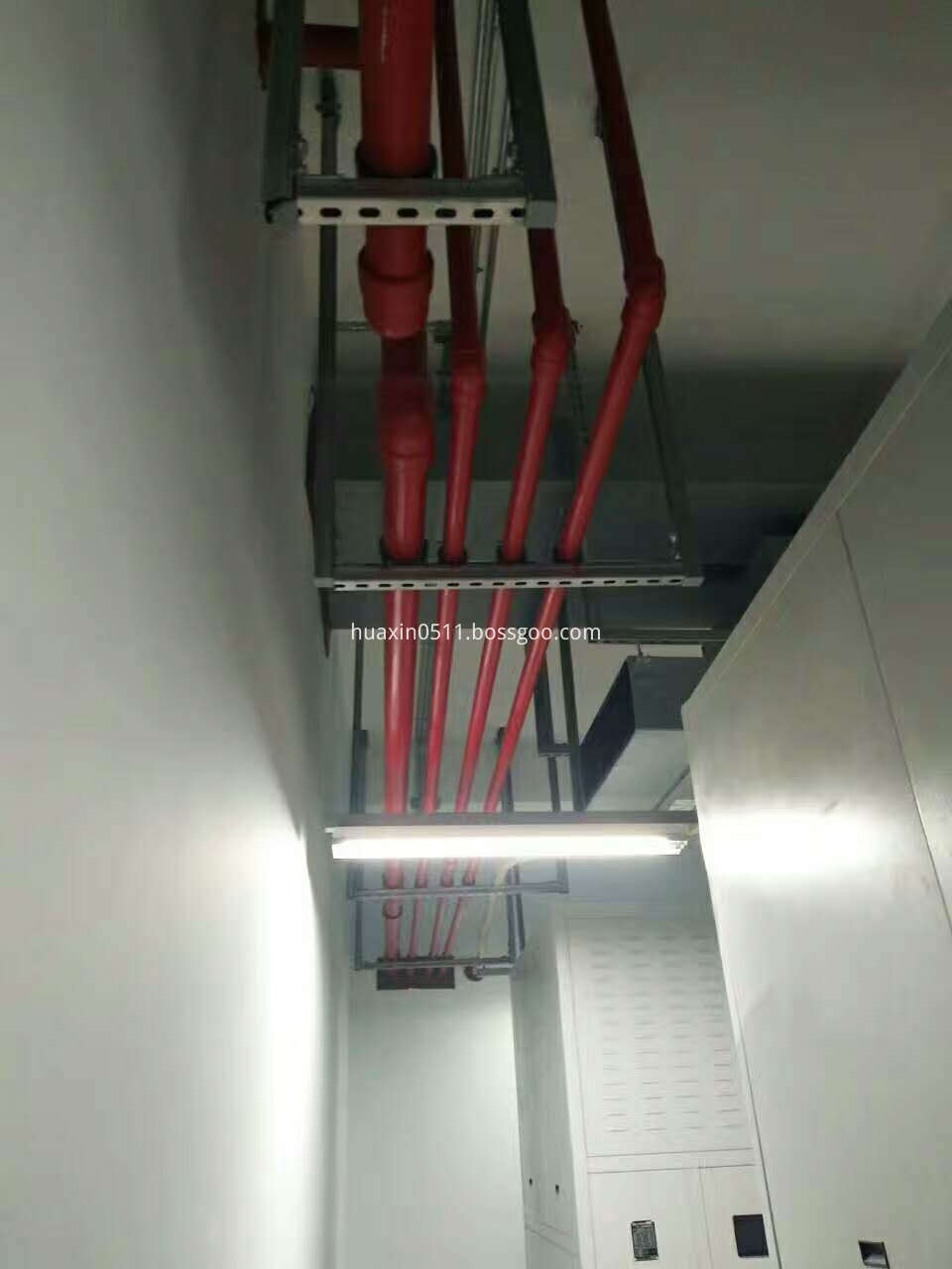 Suspension and support hang