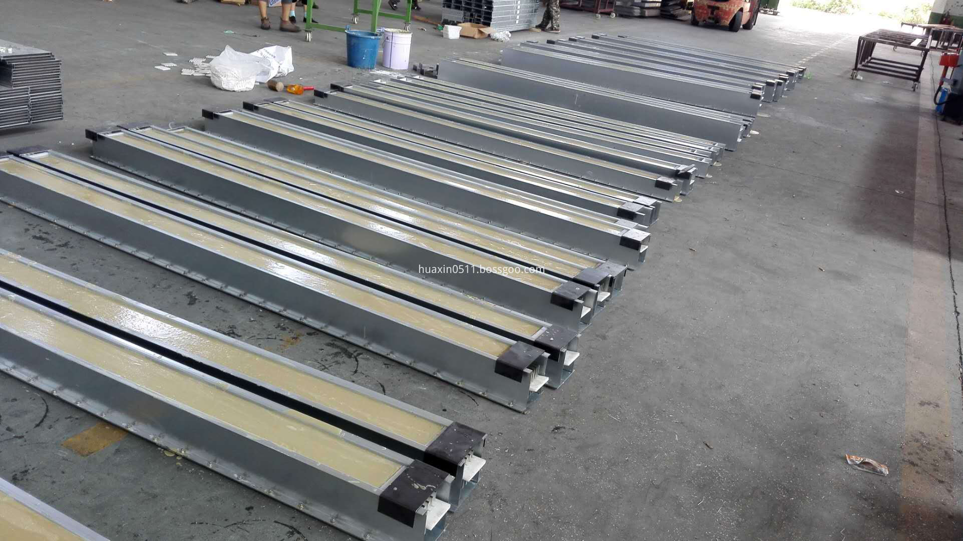 Electrical cast resin busba